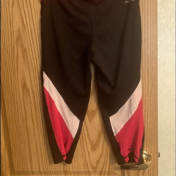 Women’s Nike leggings. Size medium. - Picture 3 of 11